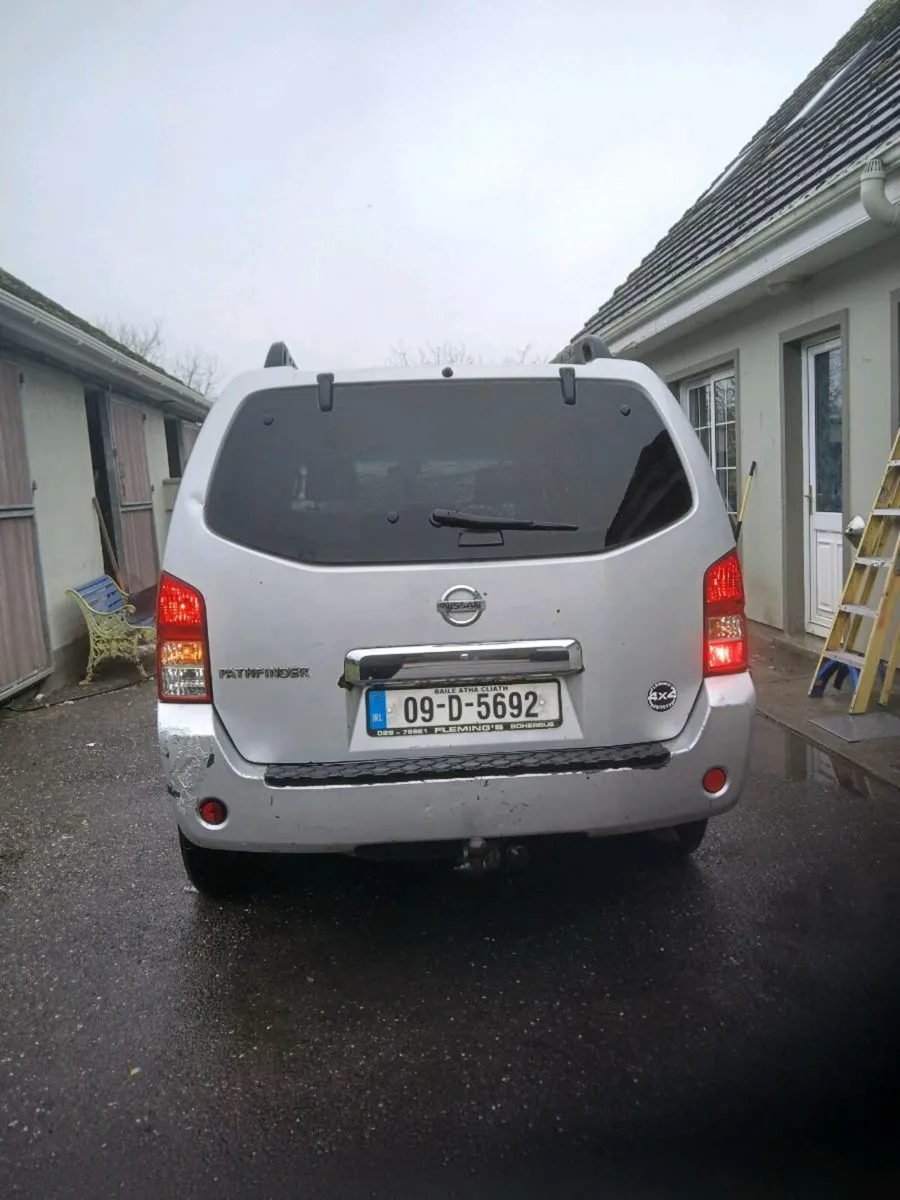 Pathfinder Nissan - Image 4