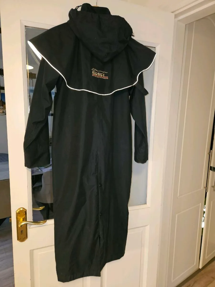 Shires long rain coat - Image 3