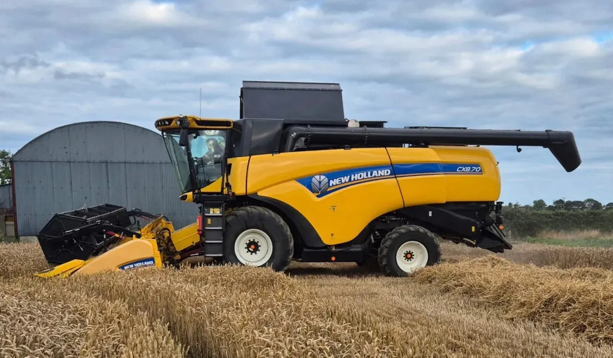 NEW HOLLAND CX7.80