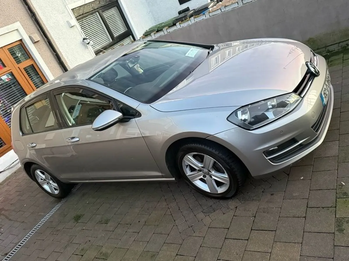 2015 Volkswagen Golf TDI Bluemotion - Image 2