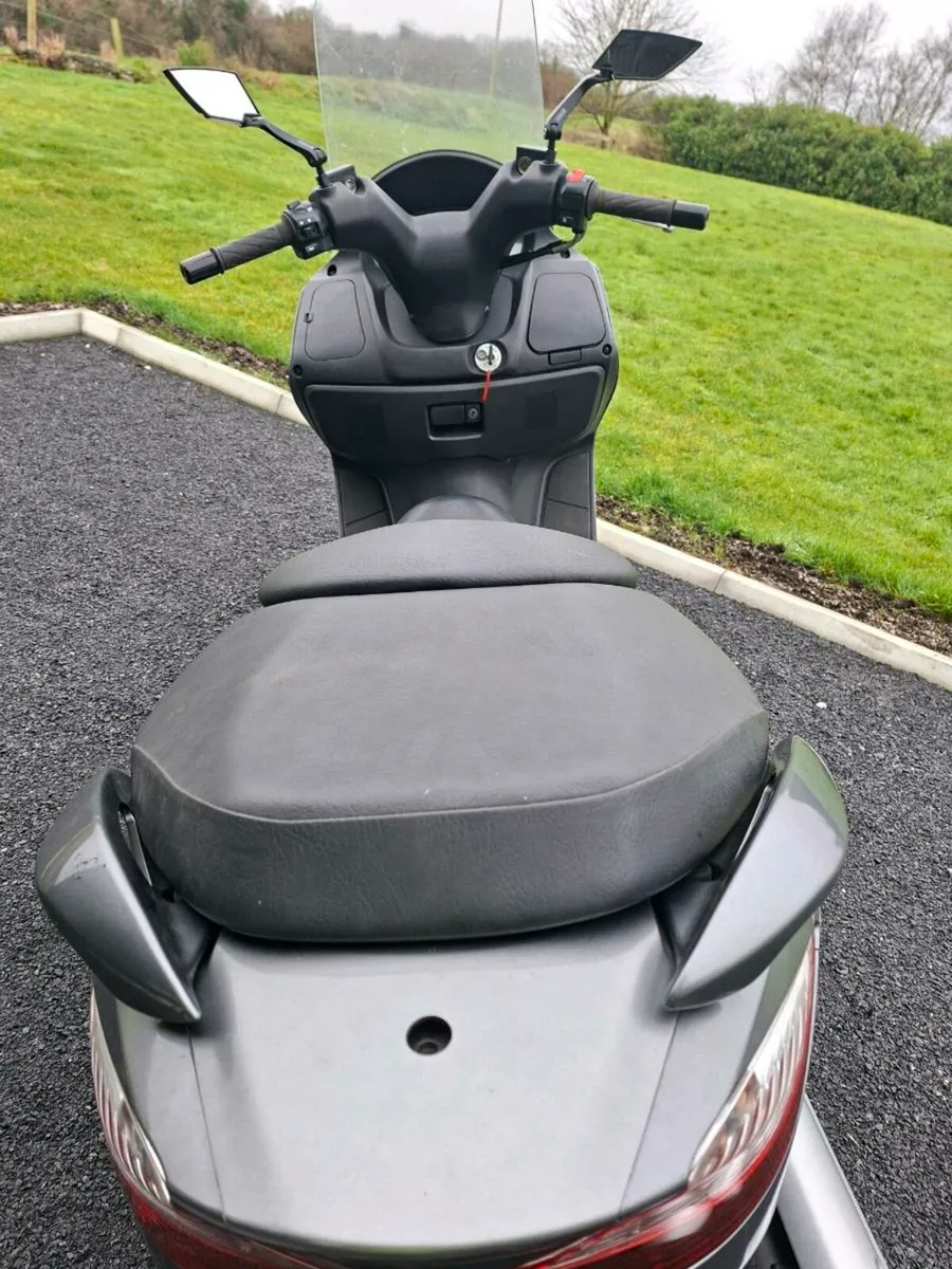 Suzuki Burgman 200cc for sale - Image 2