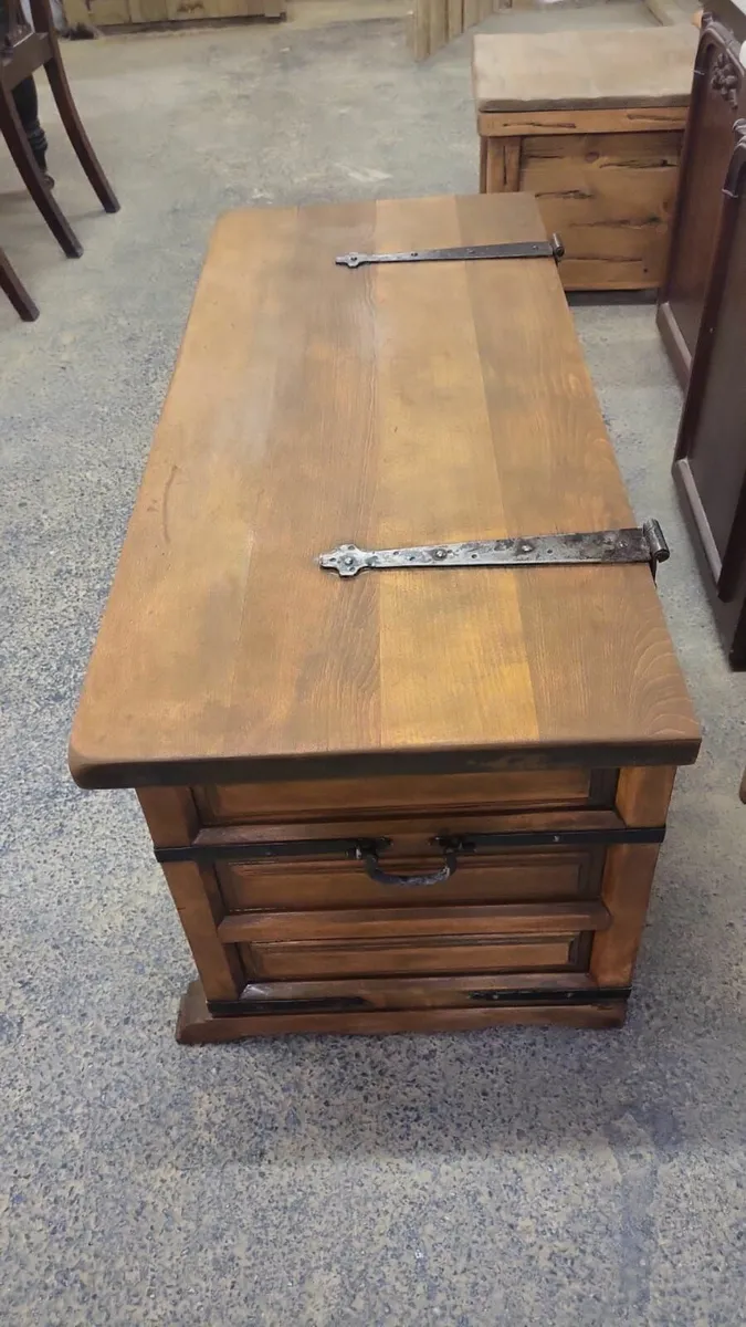 Large early 1900s oak trunk - Image 4