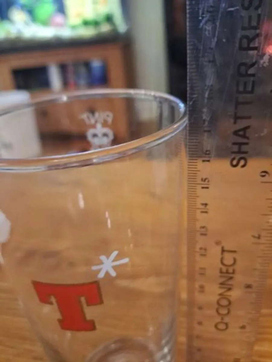 Vintage Tennents Lager pint glass - Image 4