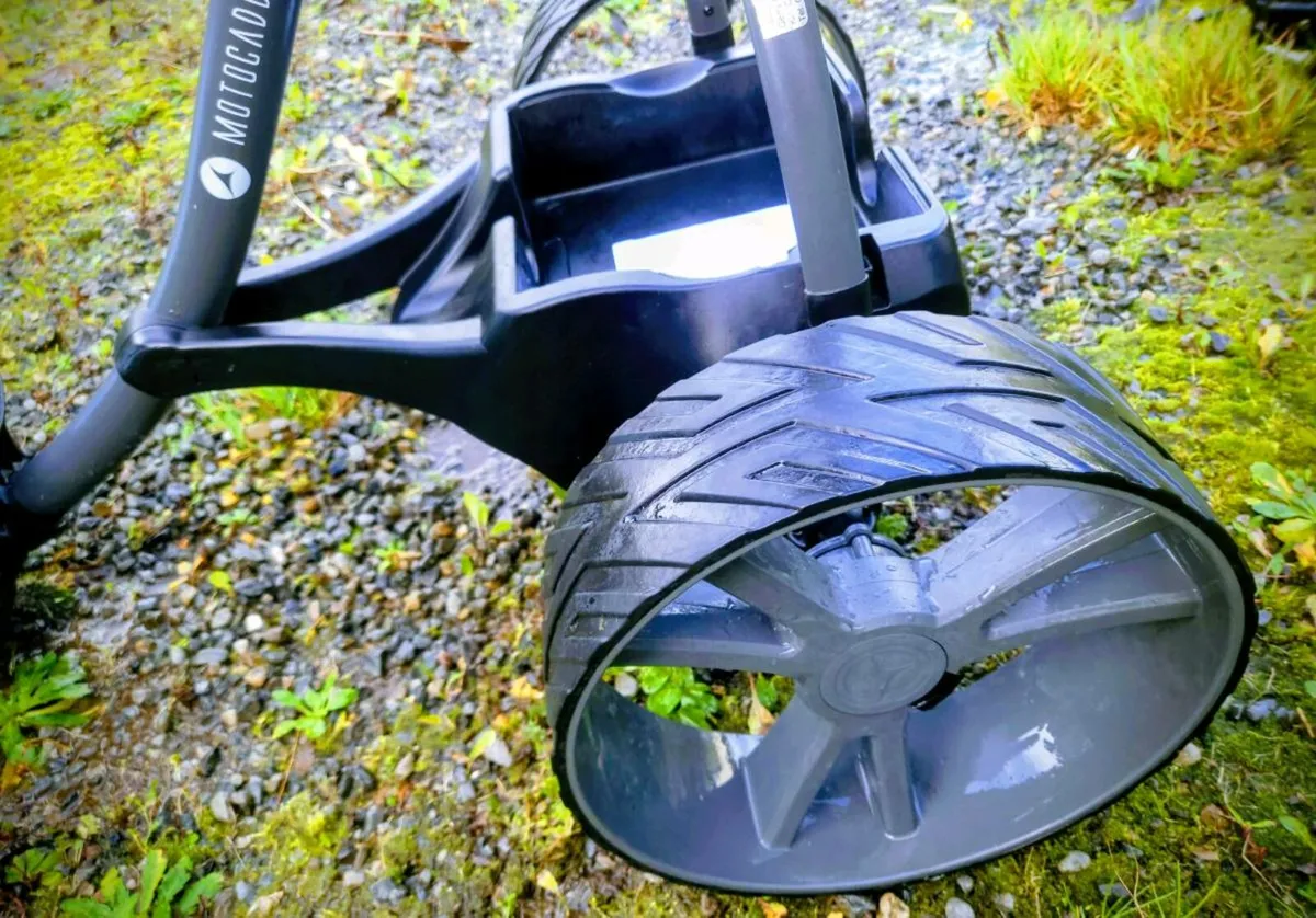 2025 Motocaddy SE/Ultra Golf Trolly - Image 2