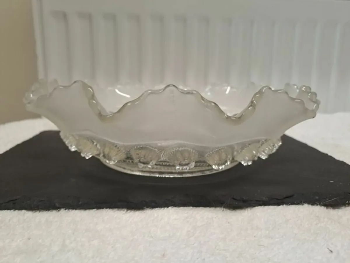 1930s Davidson Art Deco glass bowl - Image 1