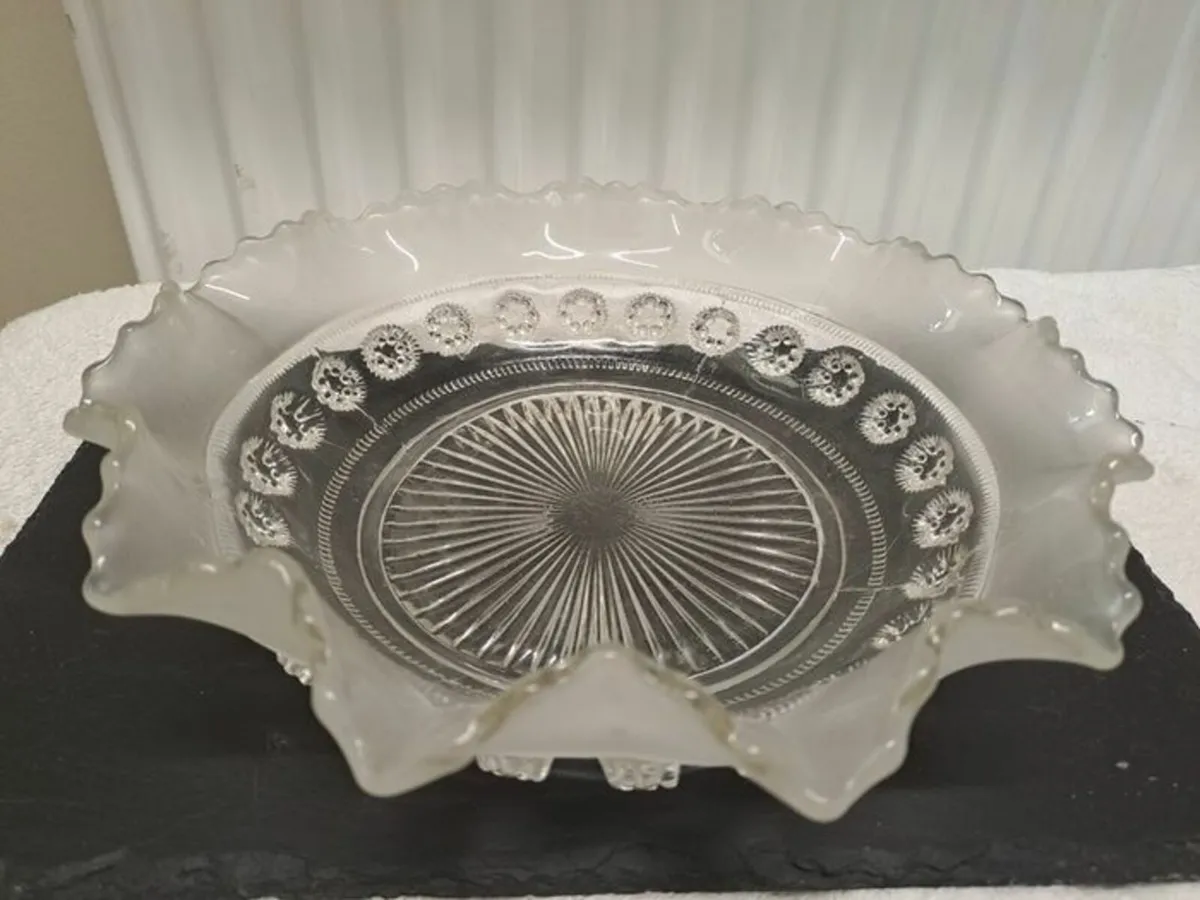 1930s Davidson Art Deco glass bowl - Image 2