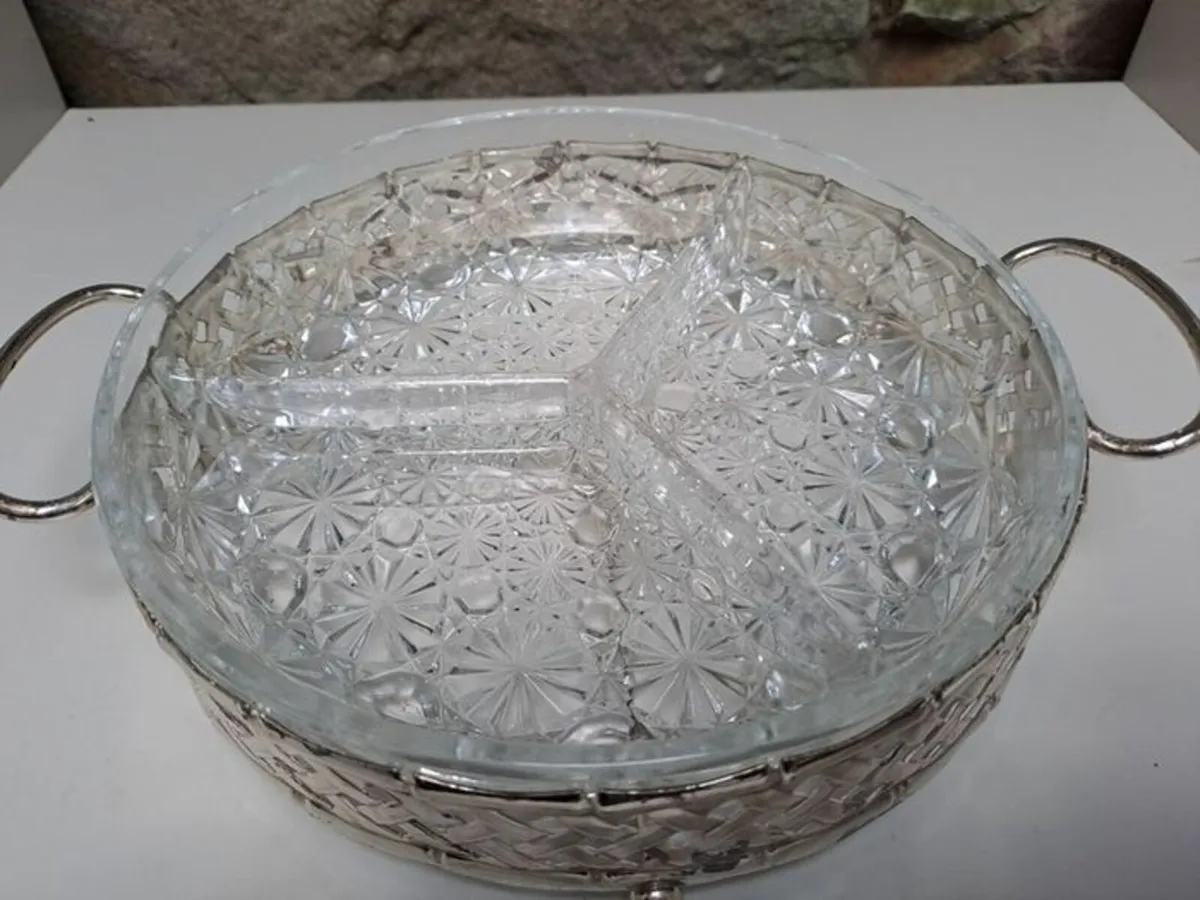 Vintage daisy and button serving dish - Image 1