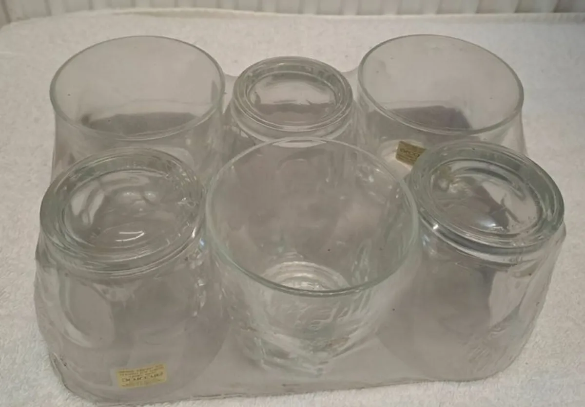 6 vintage Arcoroc glasses - Image 1