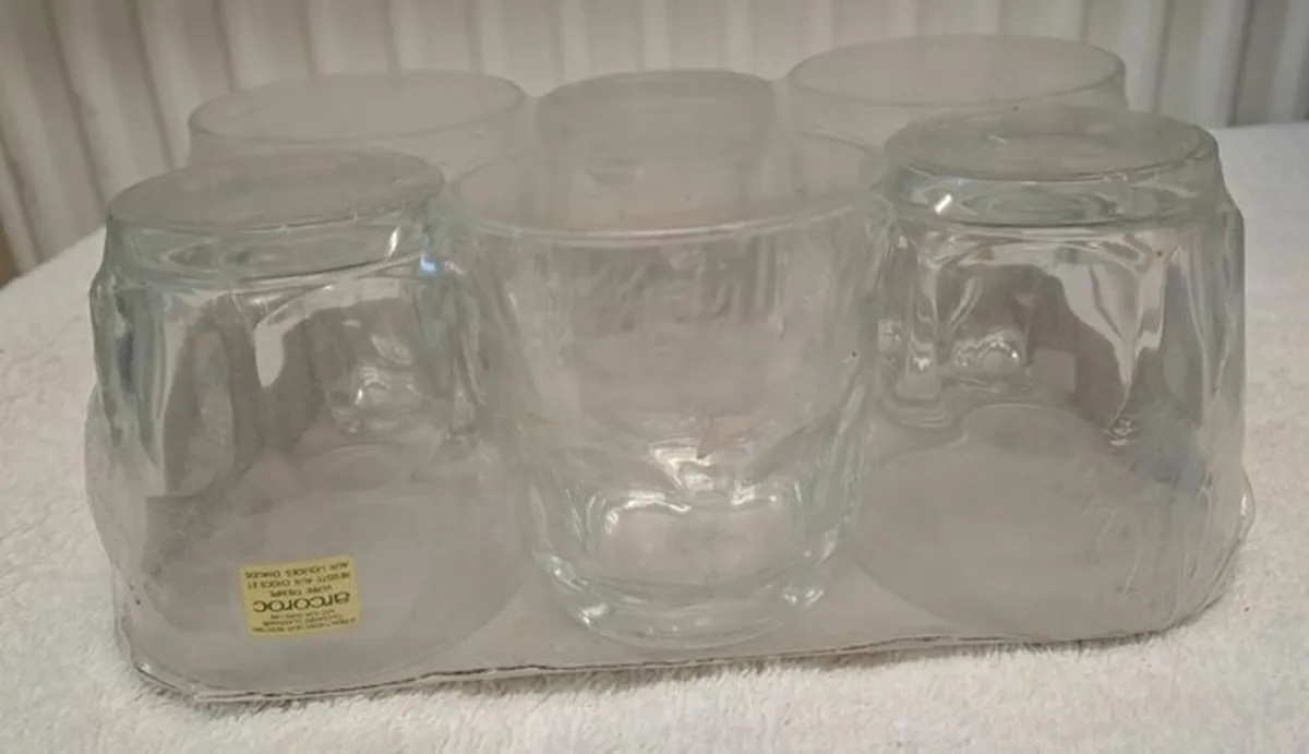 6 vintage Arcoroc glasses - Image 3