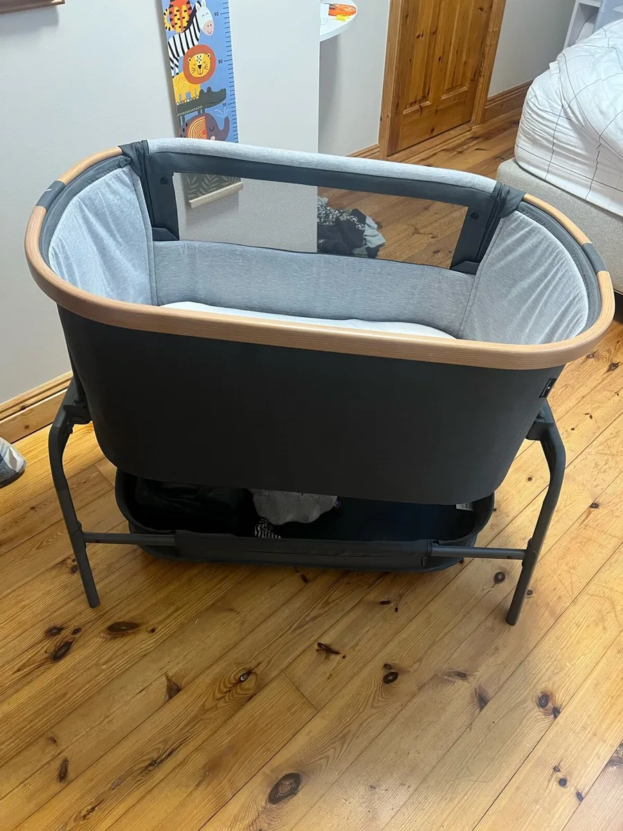 Maxi-Cosi Lora co-sleeper crib - Image 2