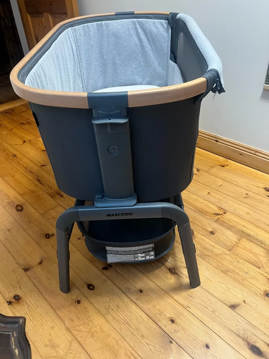 Maxi-Cosi Lora co-sleeper crib - Image 3