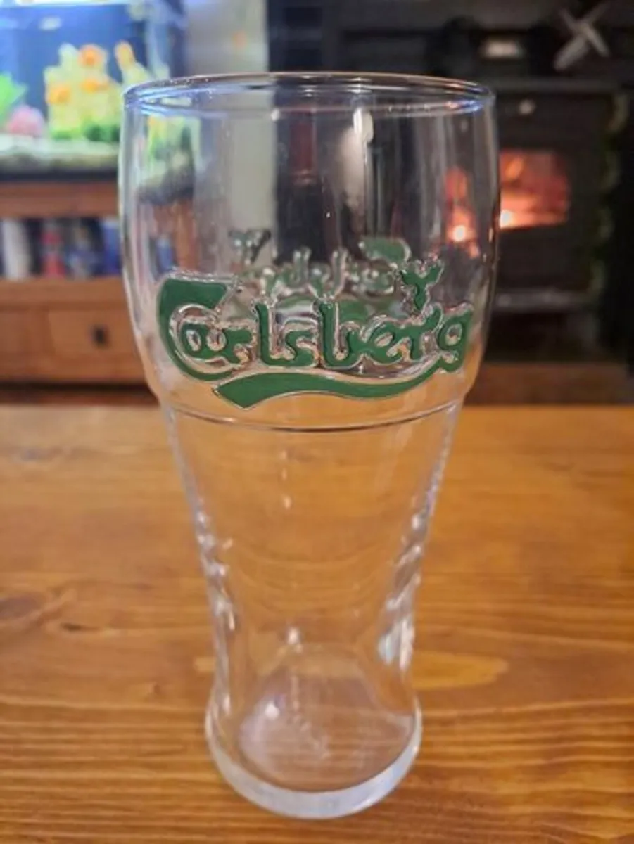 Vintage Carlsberg pint glass - Image 1