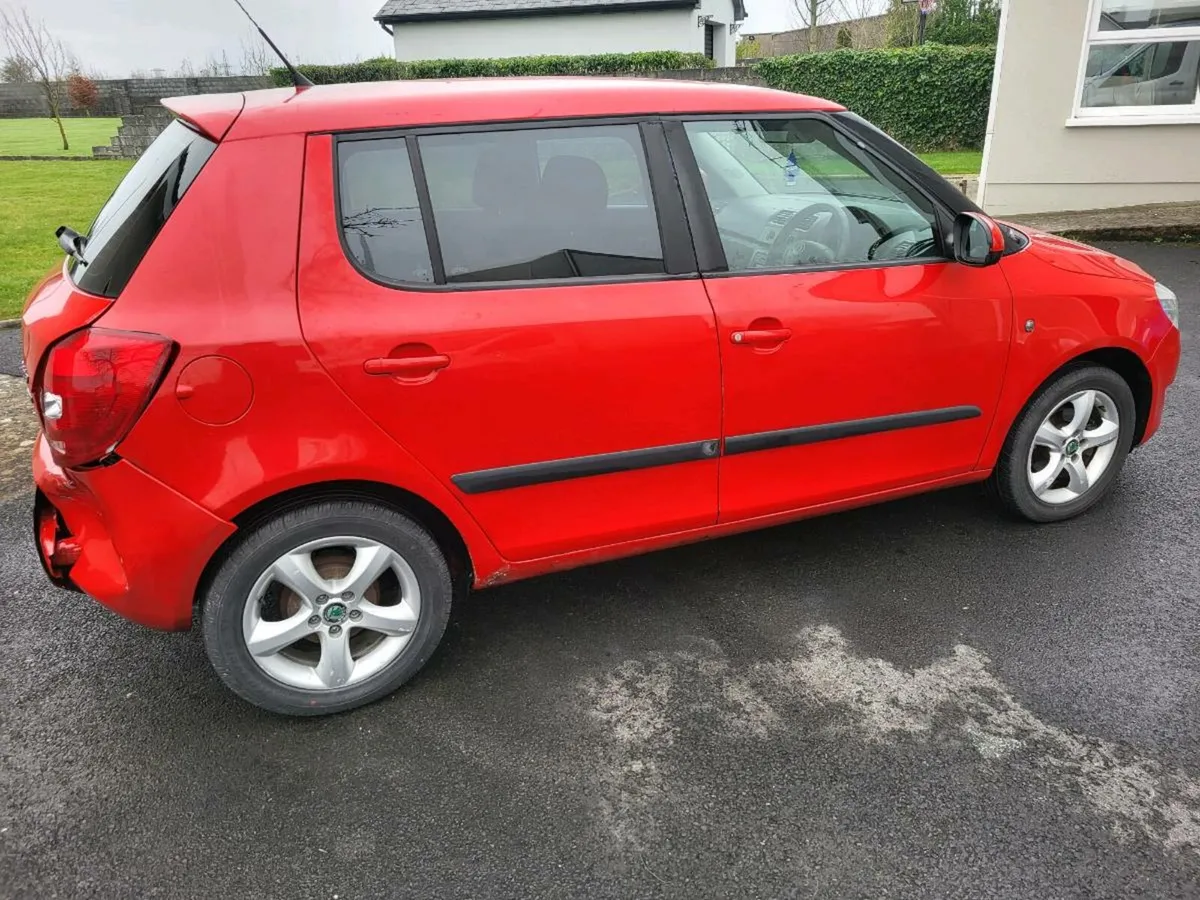 2011 Skoda Fabia Ambiente 1.2 60HP (Damaged) - Image 4