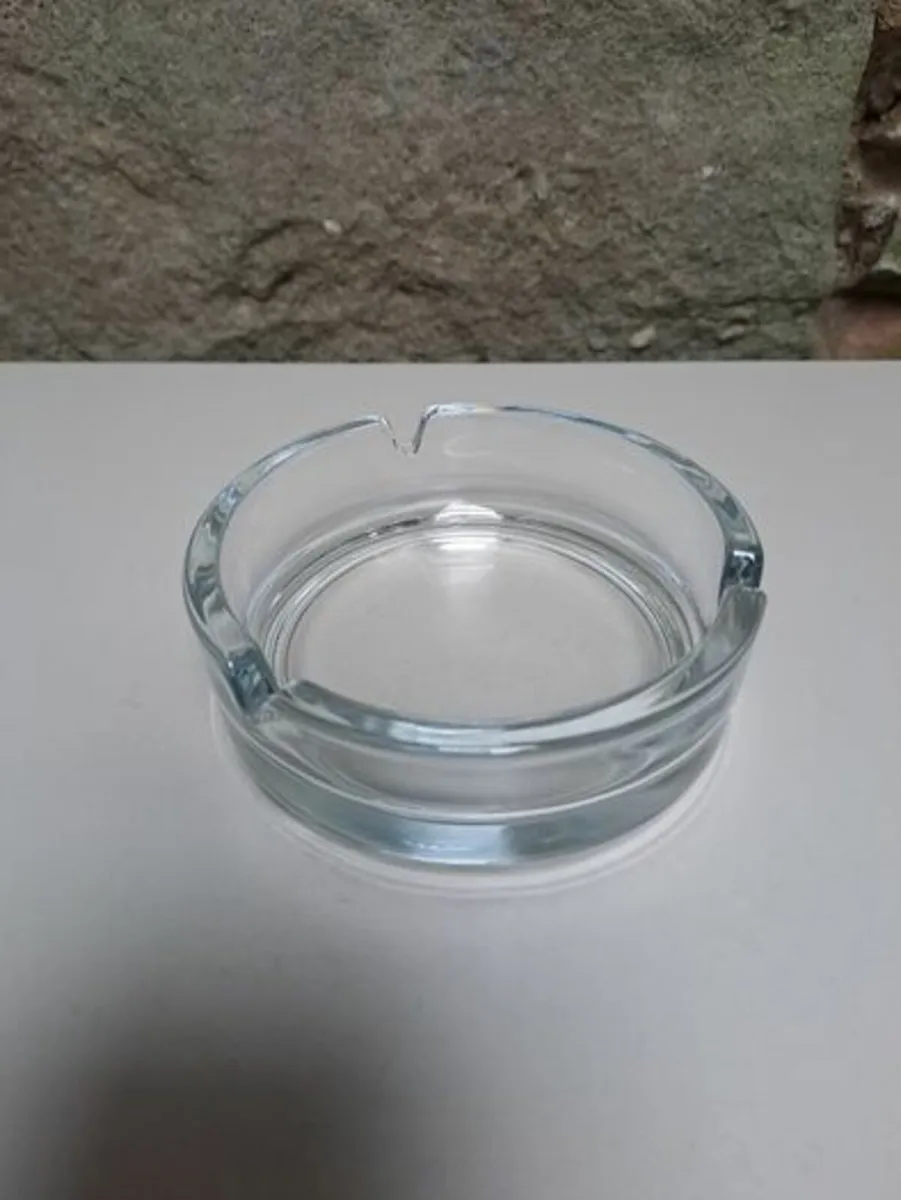 Glass ashtray - Image 3