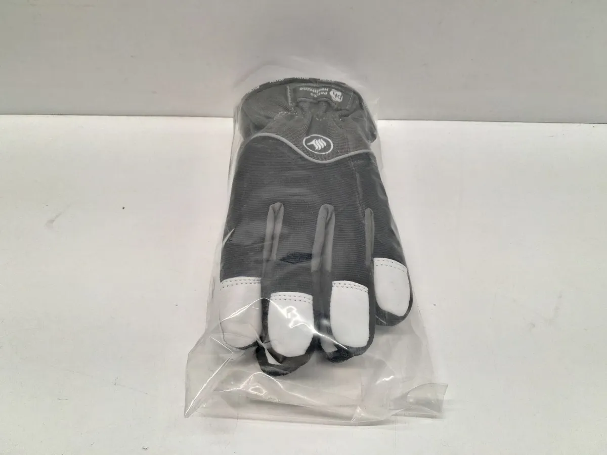 Online Auction Of Freeze Master Gloves & More! - Image 1