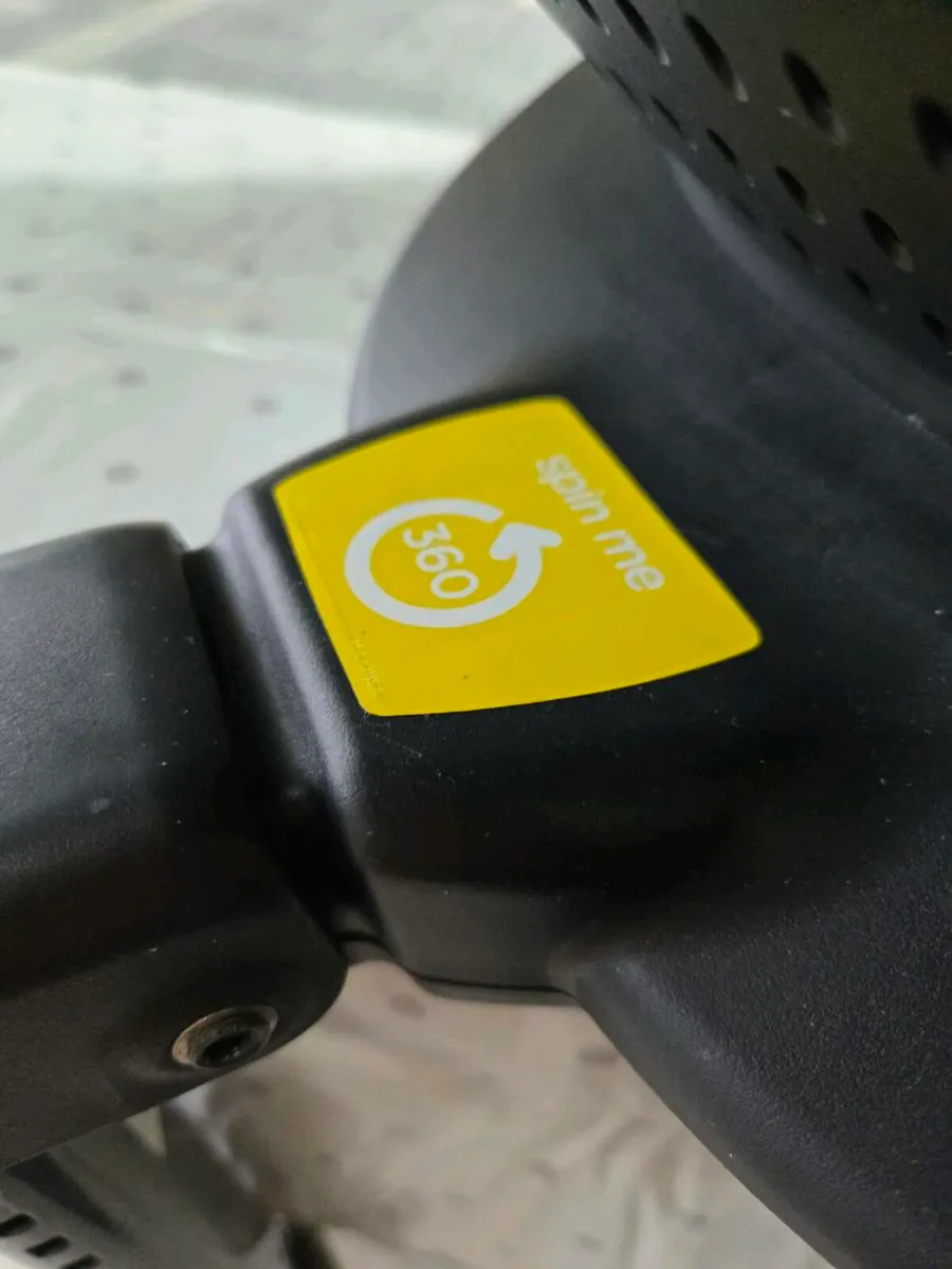 Joie 360 car seat - Image 3