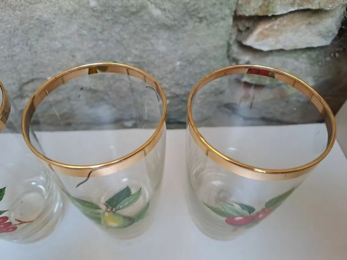 Vintage gold rimmed fruit tumblers - Image 4
