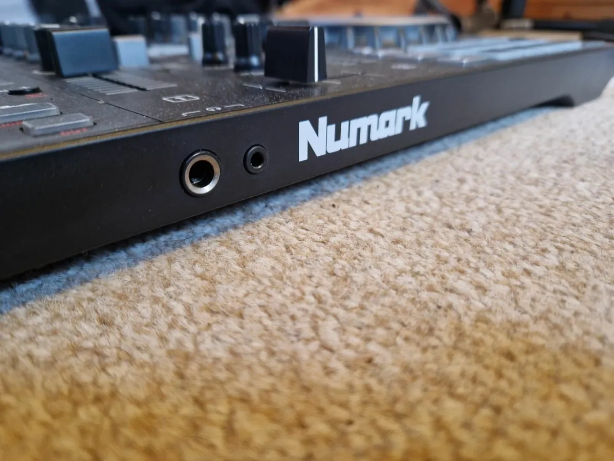Numark Mixtrack Pro - Image 3