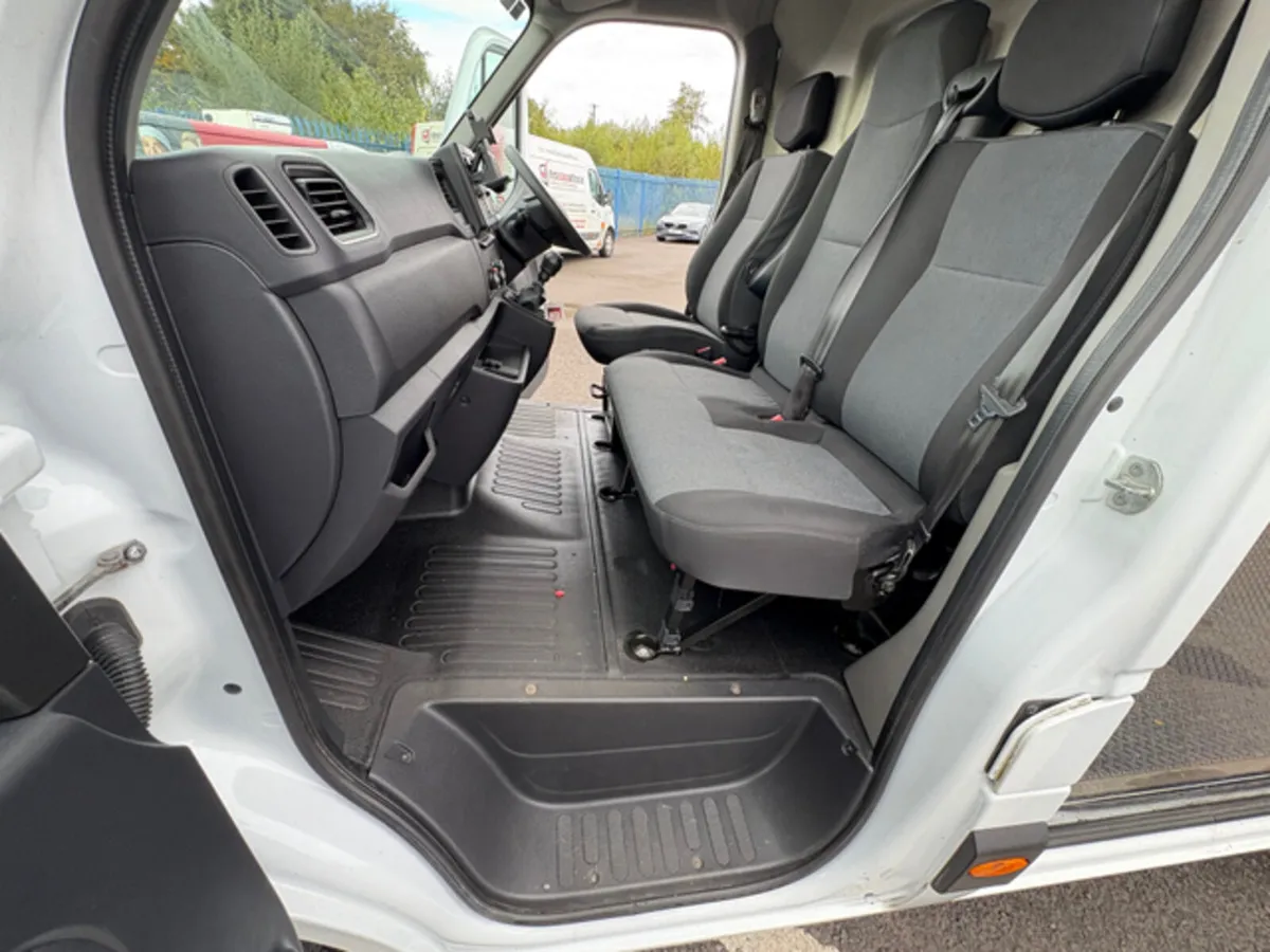 Nissan Interstar L3 H2 135 FWD MY22 3 3DR - Image 3