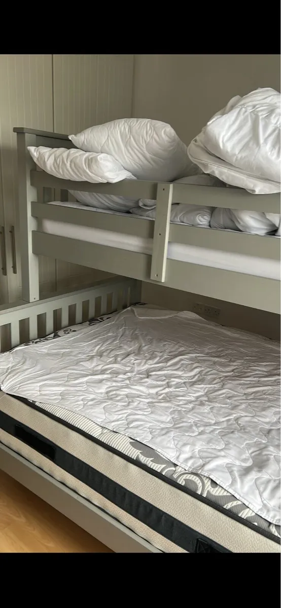 Triple bunk beds - Image 2