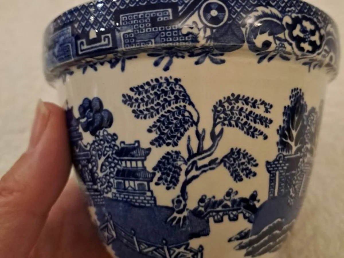 Antique blue and white willow pattern - Image 1