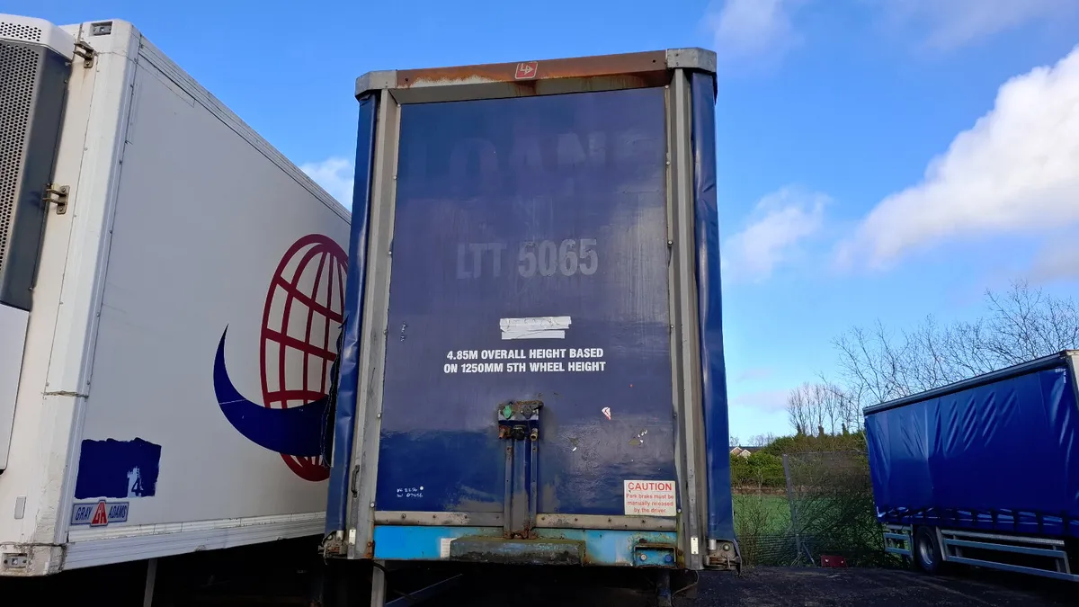 2010 SDC Curtain Side Trailer 3 axle , - Image 2