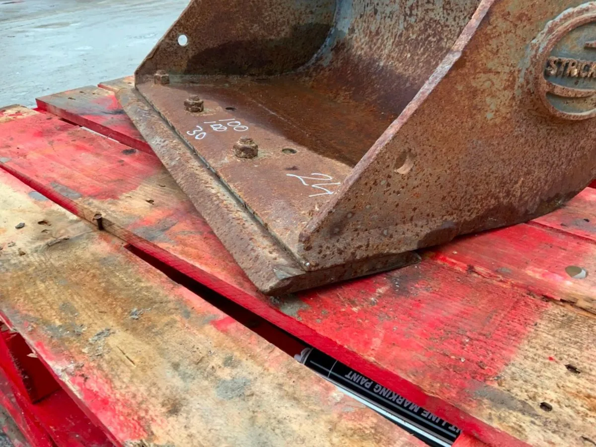 24" STRICKLAND BUCKET....30mm PINS.........265v. - Image 3
