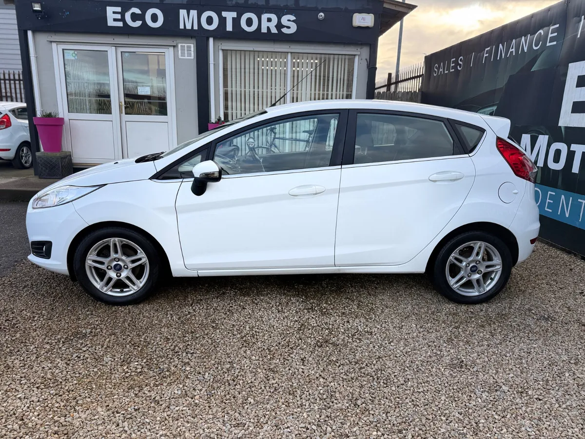 FORD FIESTA 1.2 - 2013 - LOW MILES - Image 4