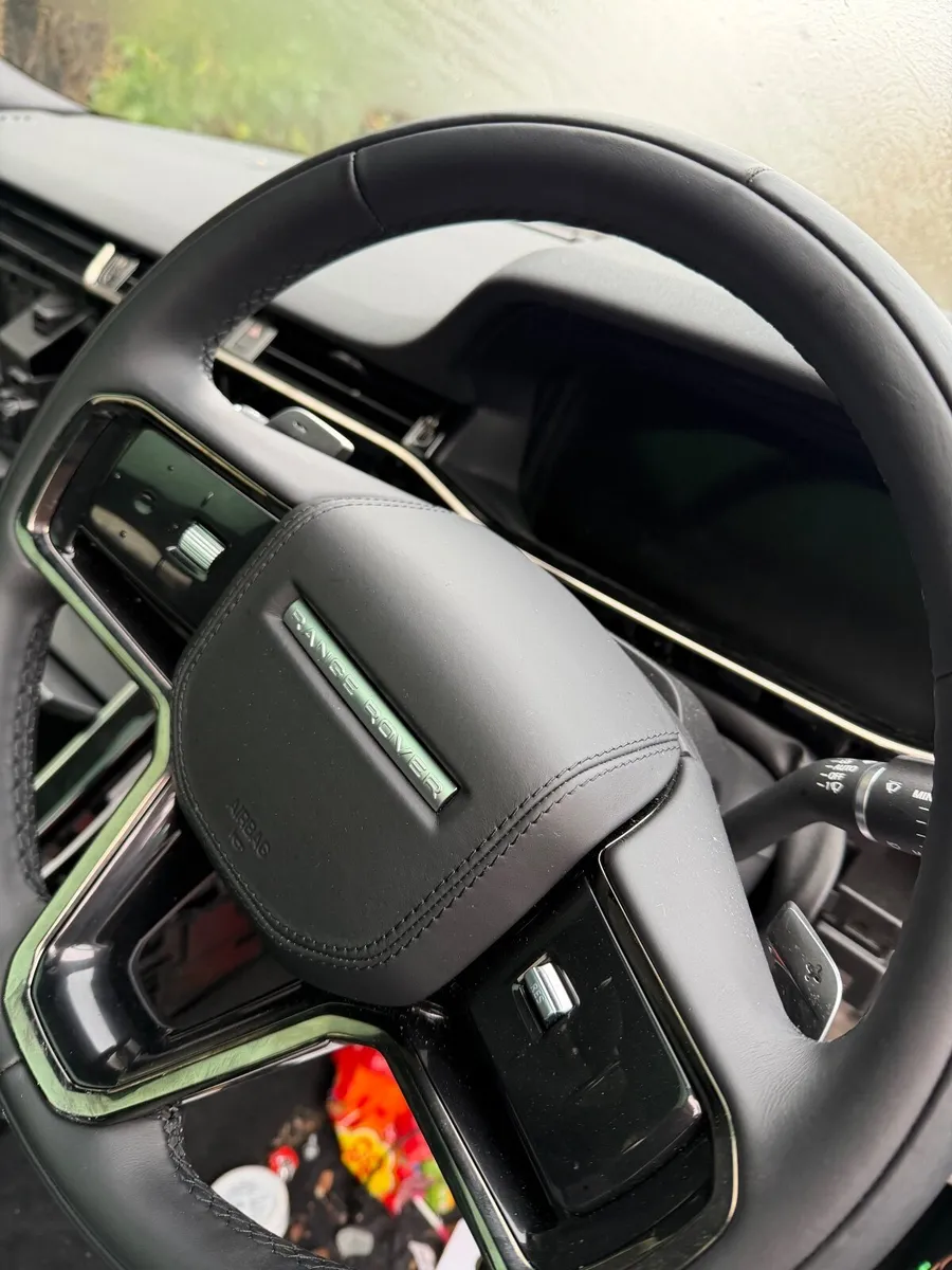 2024 Land Rover Evoque Breaking - Image 3