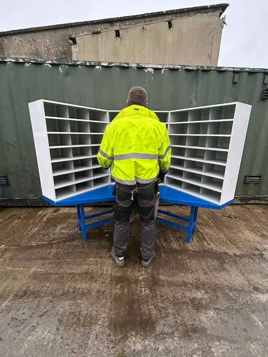 Workstation with shelving units - Image 4