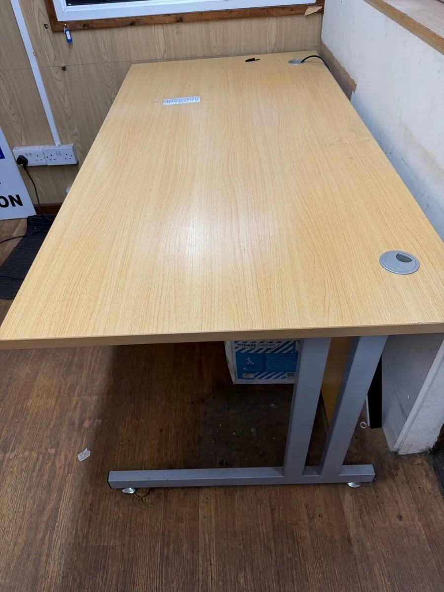 Office desks - Image 1