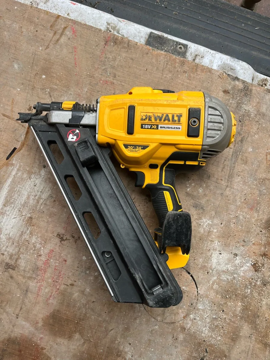 Dewalt nail gun