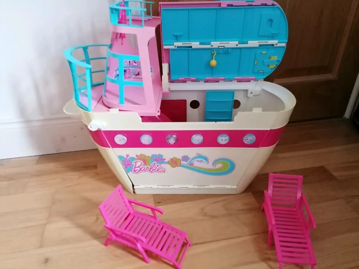 Barbie sisters cruise ship - Image 3