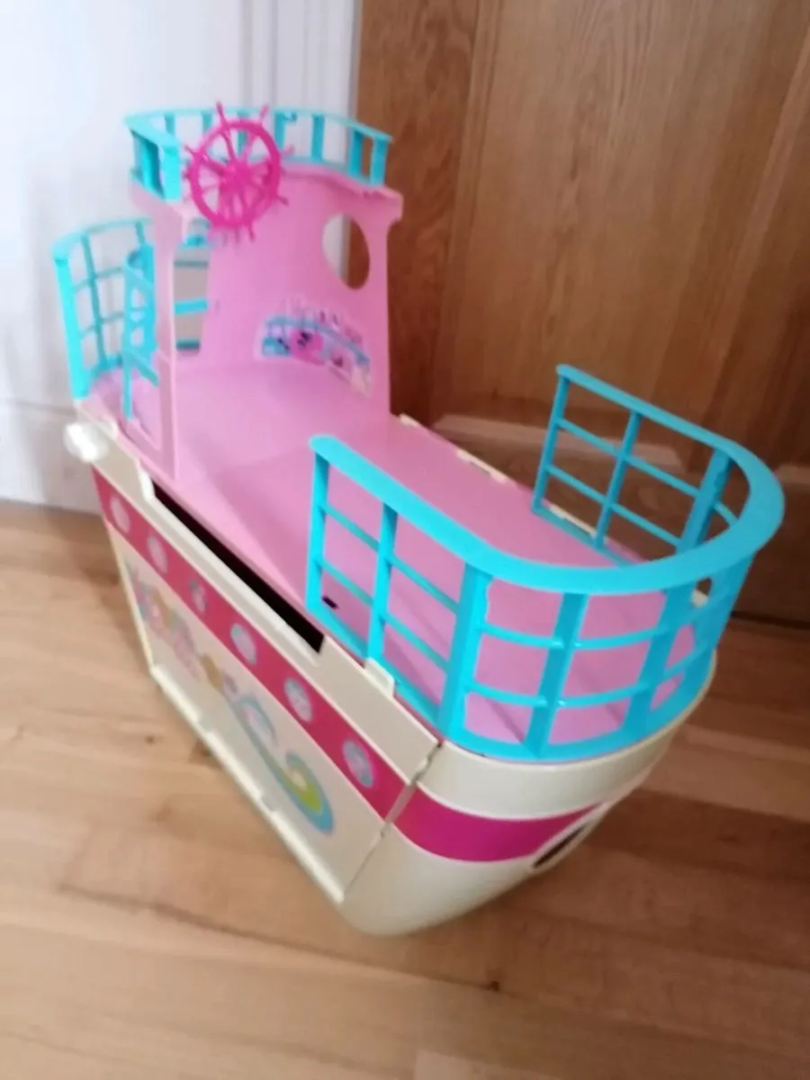 Barbie sisters cruise ship - Image 1
