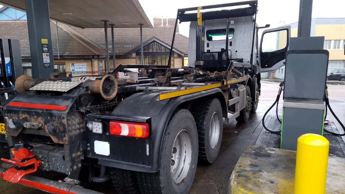 MERCEDES HOOKLOADER  ( 2021 Draw Bar ) - Image 3