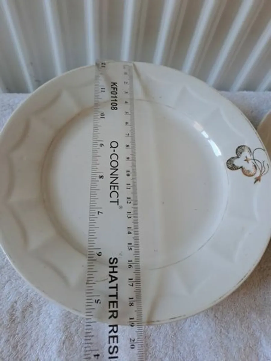 Antique Gold Clover plates - Image 4