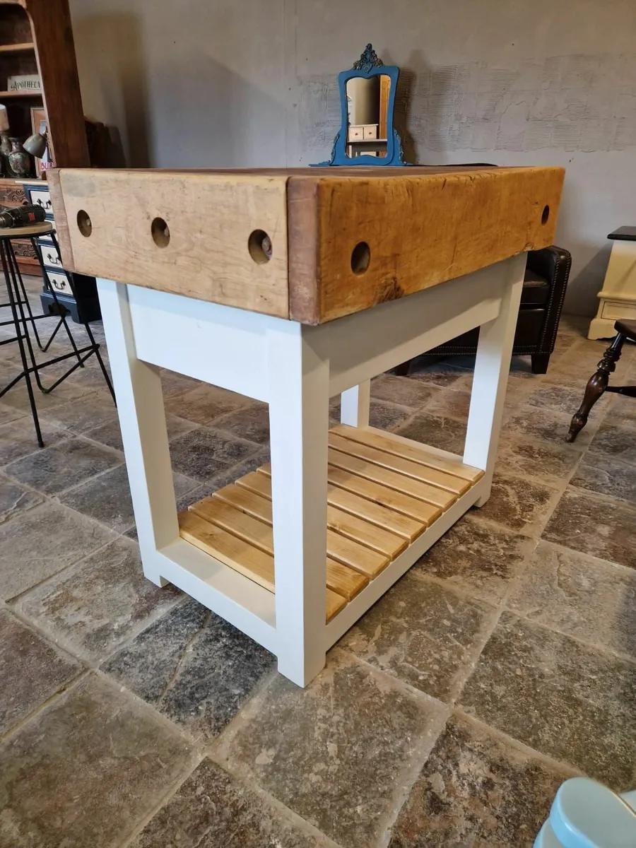 Vintage maple butcher block, bespoke pine base - Image 2