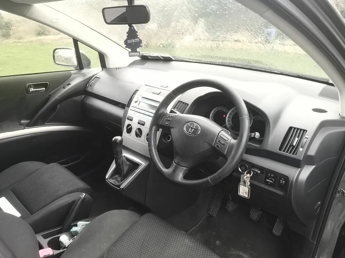 Toyota Corolla 2008 - Image 3