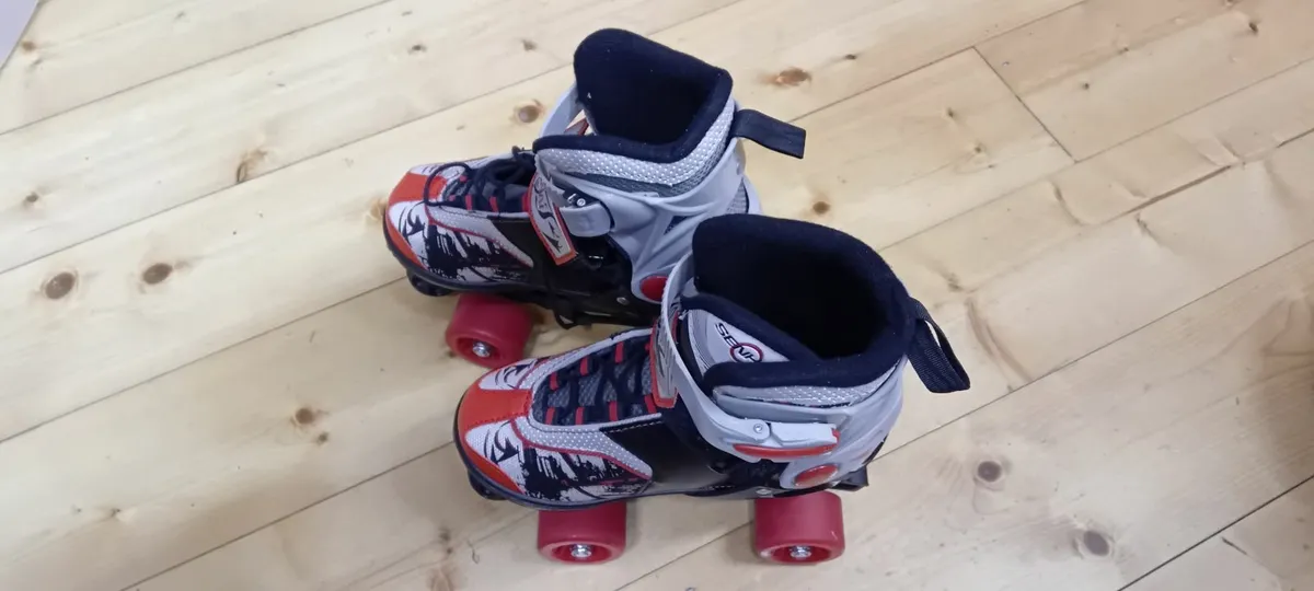 Childs rollerskates