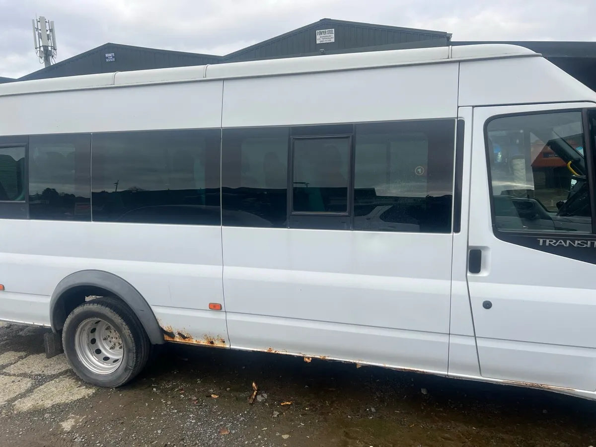 Ford transit minibus 17 seater - Image 2