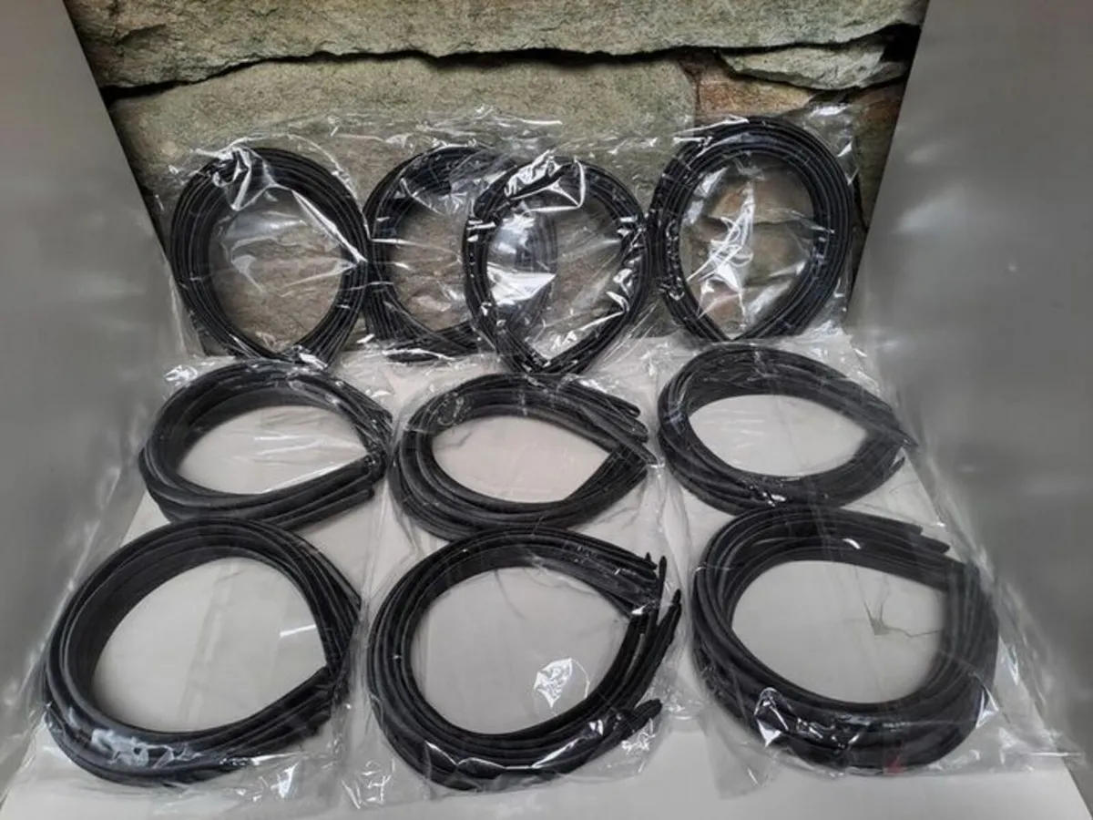 200 new hair bands job lot - Image 1