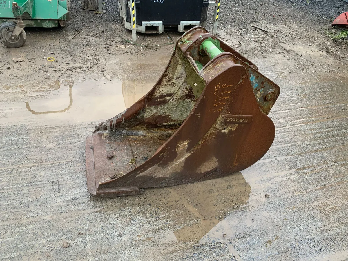 2FT Digger Bucket – 65mm Pins | 420mm Centres - Image 4