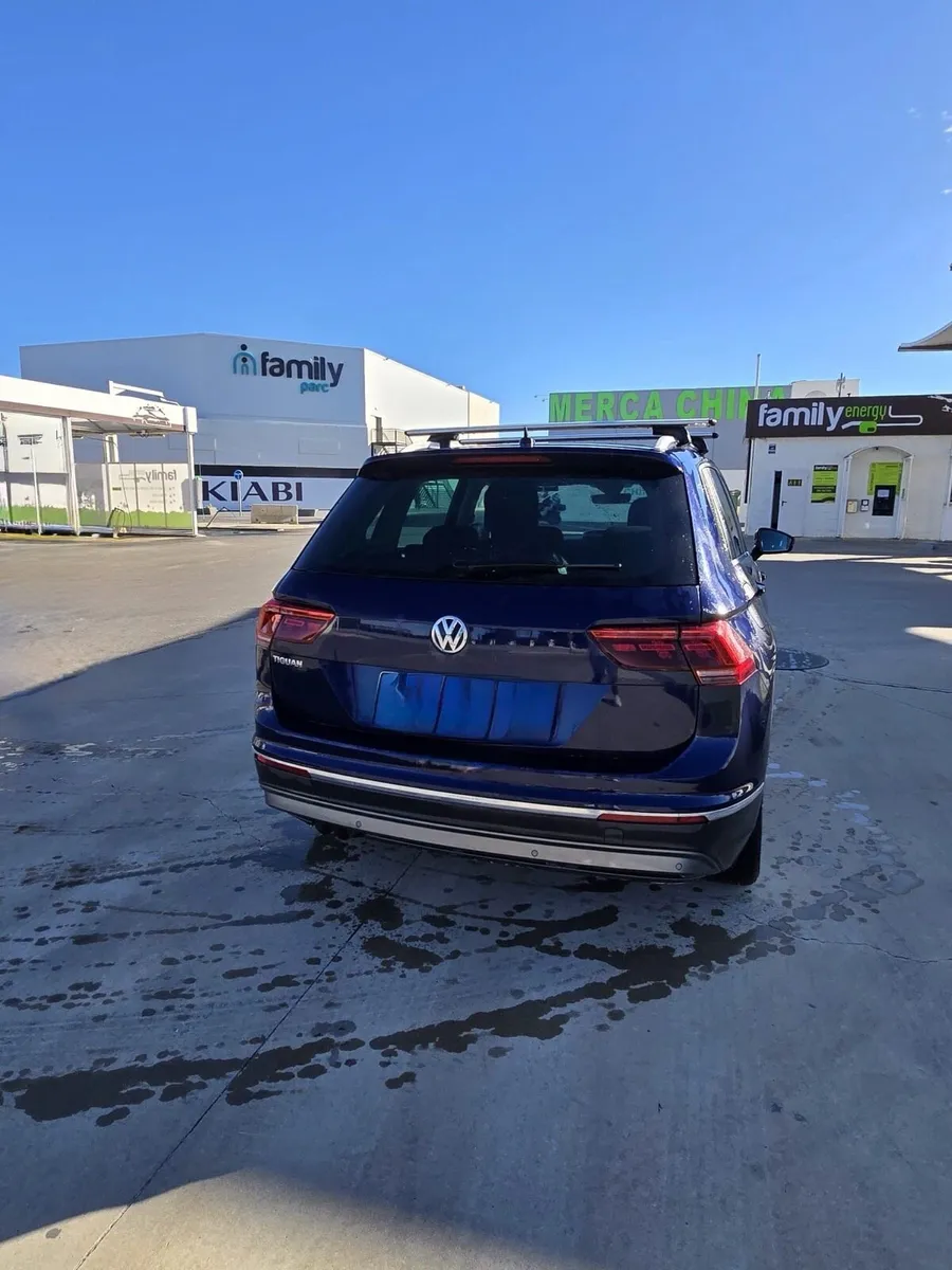 Volkswagen Tiguan. HIGHLINE AUTOMATIC - Image 2