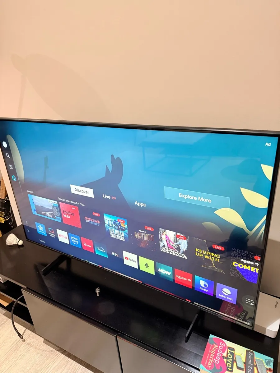 Samsung Crystal UHD DU7100 - 50" Smart TV - Image 3