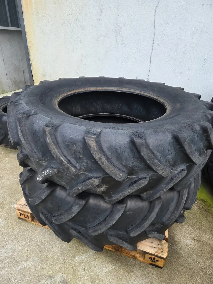 2 x Firestone Tyres - Image 1