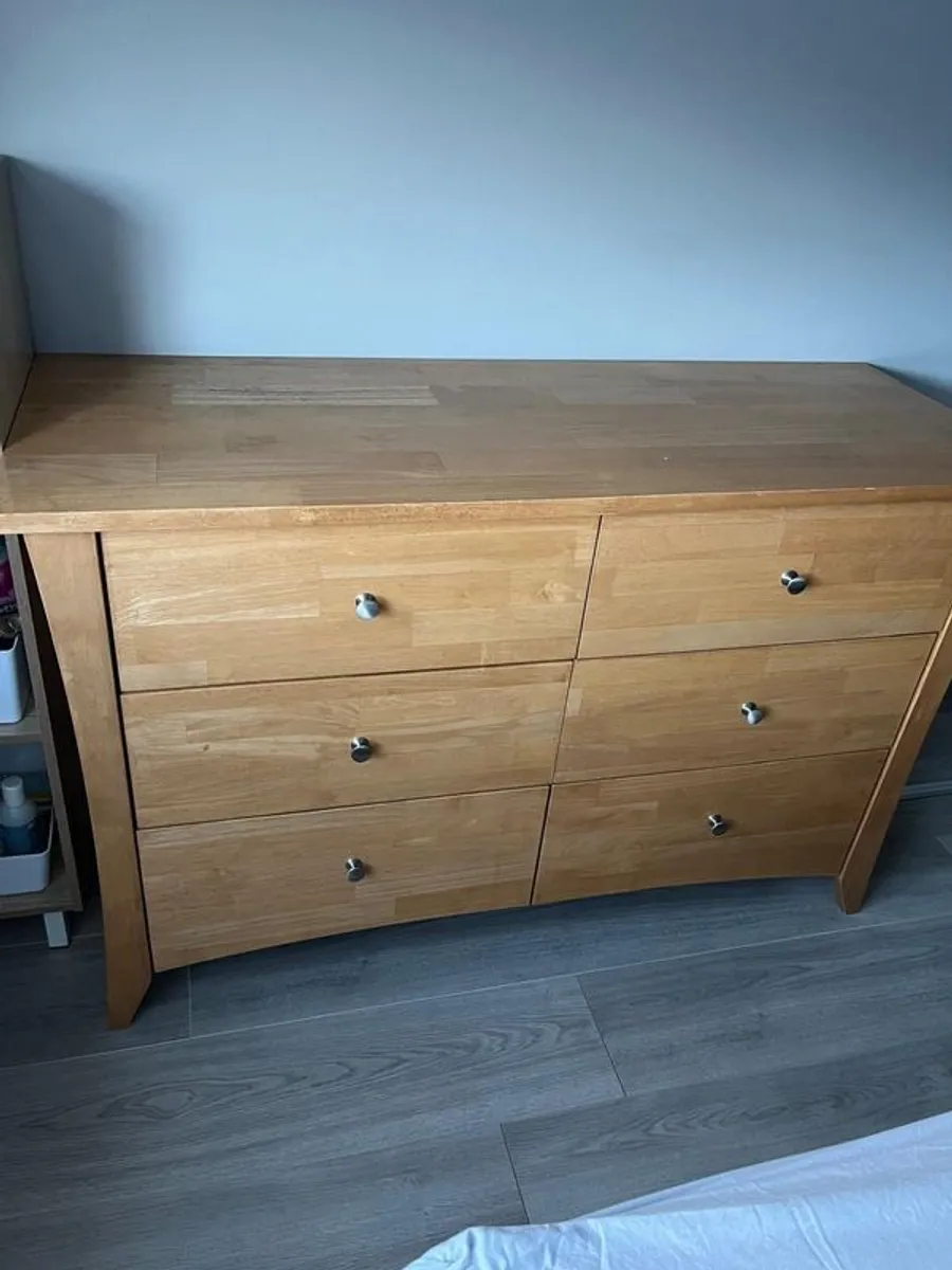 Chest of drawers and side tables - Image 1
