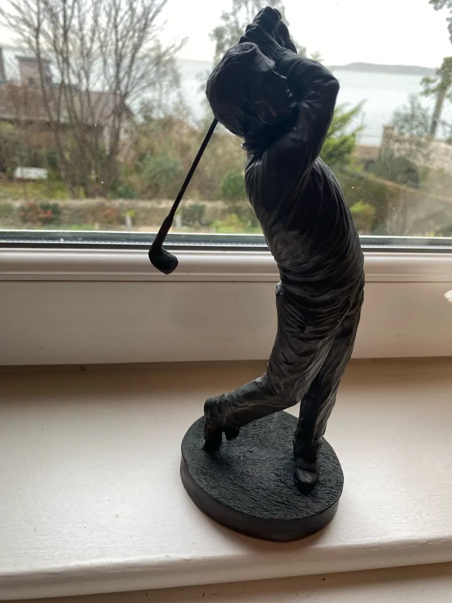 Genesis Bronze Golfer Swing - Image 1