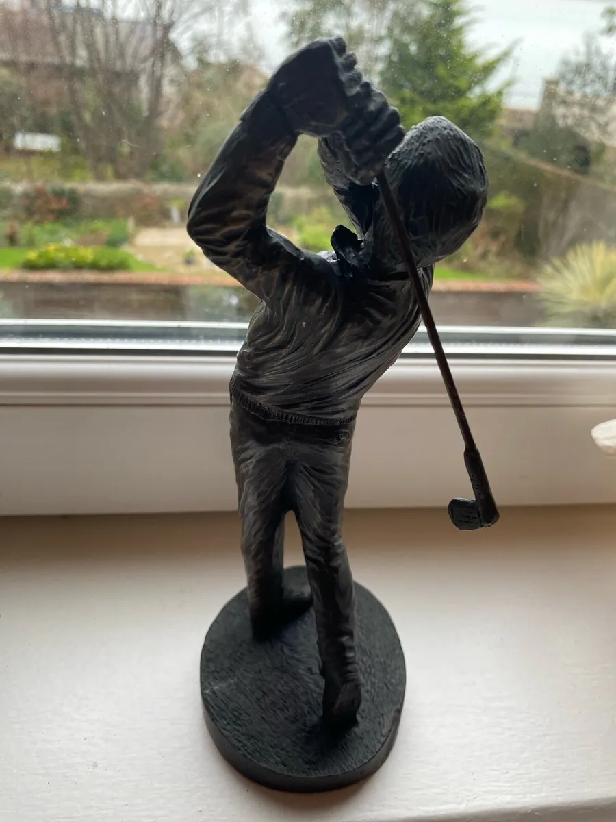 Genesis Bronze Golfer Swing - Image 4