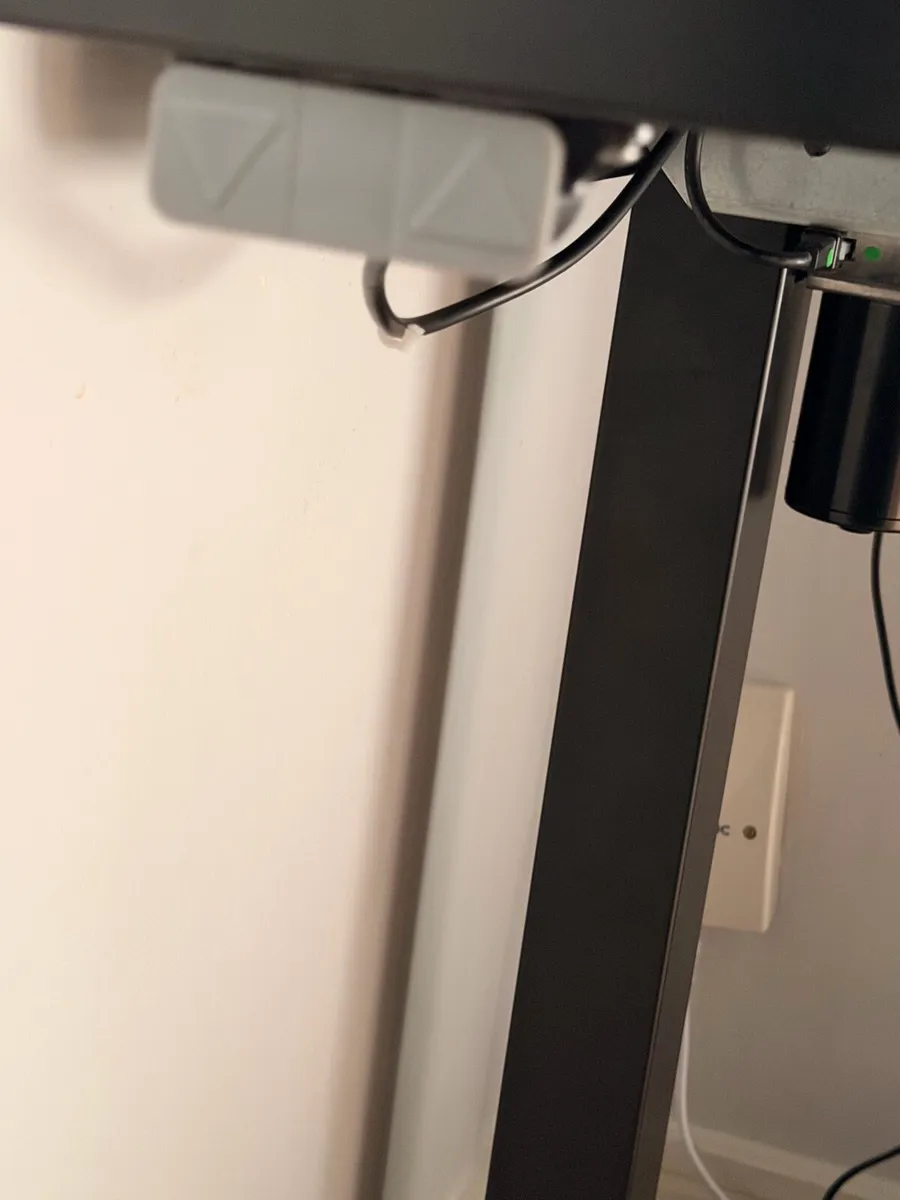 Height adjustable Gaming table/sit stand desk - Image 2