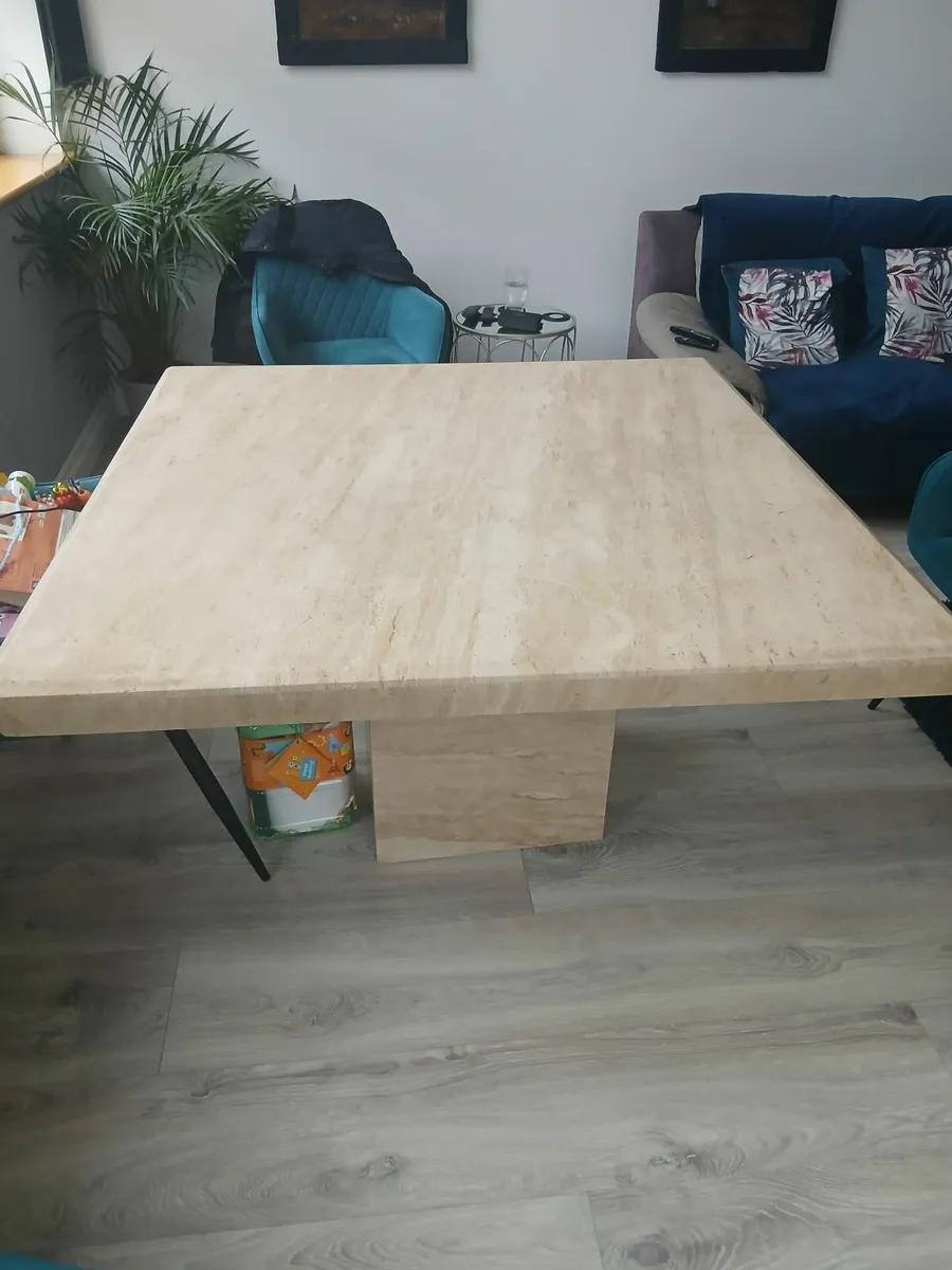 Marble table - Image 1